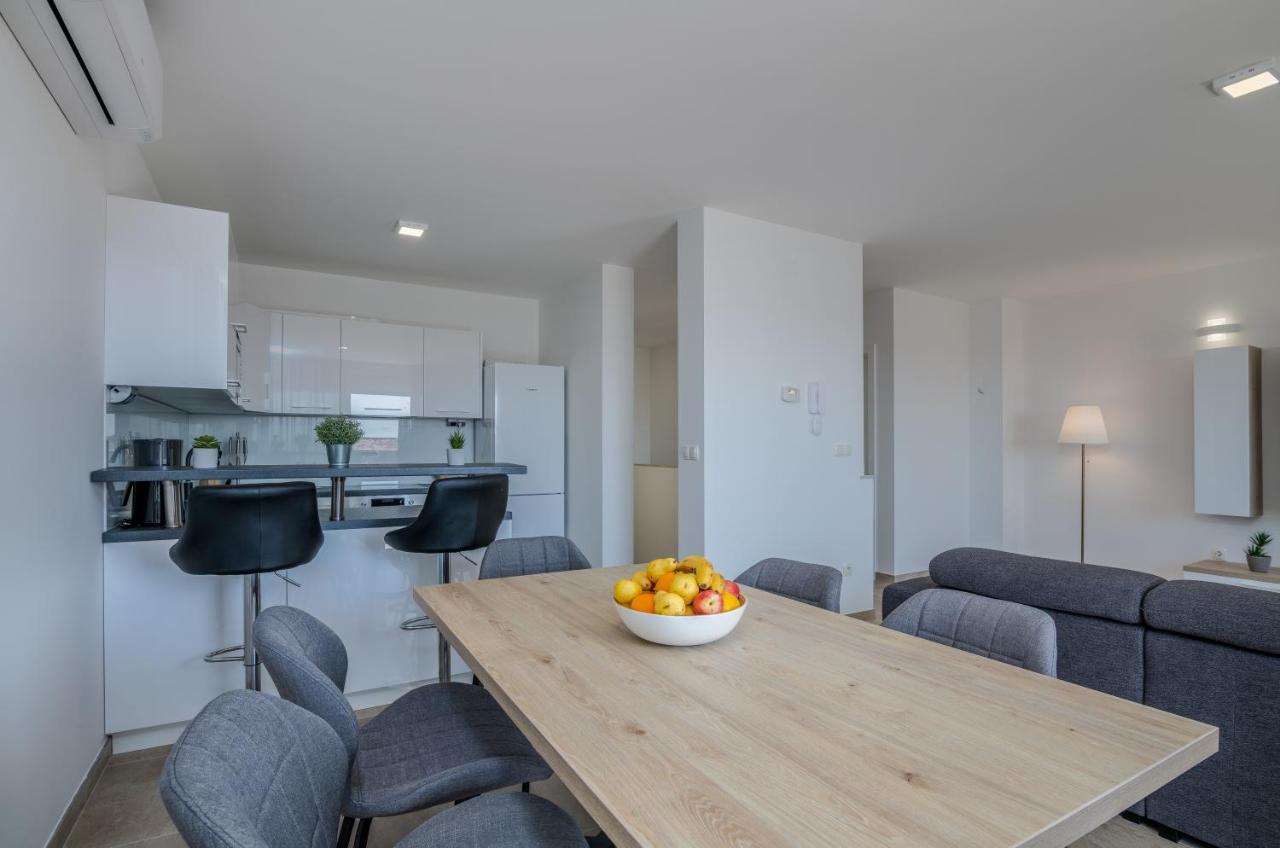 Appartment Divine Крк Екстер'єр фото